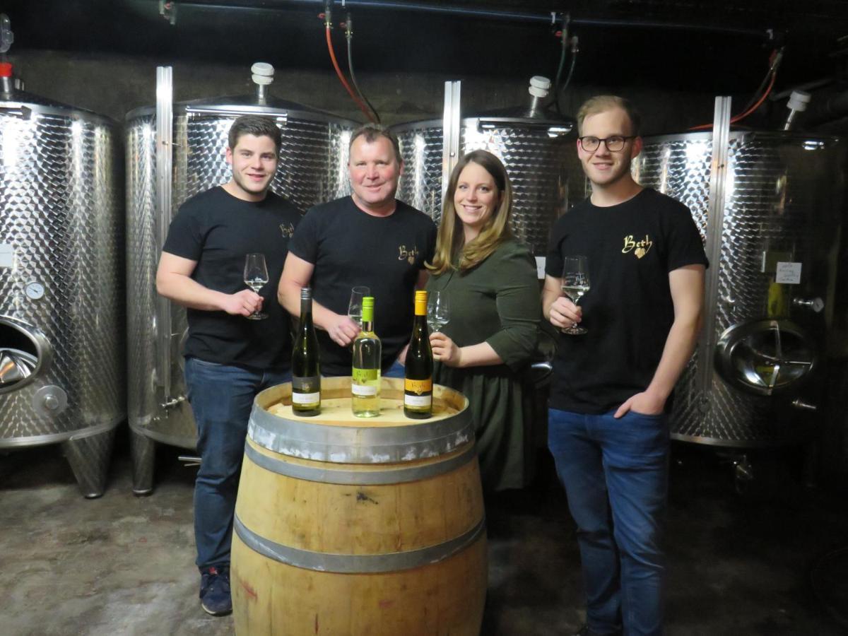 Weingut Und Gaestehaus Wolfgang Beth Kinheim Eksteriør billede